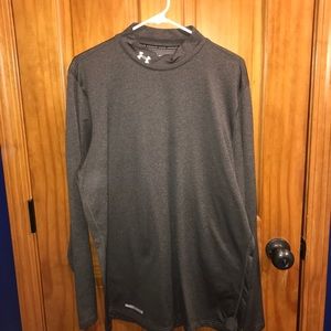 Mock neck UA shirt